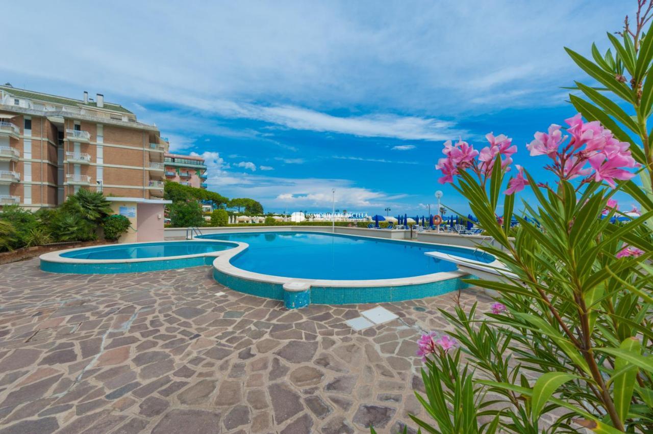Residence Solmare Immobiliare Pacella Lido di Jesolo Buitenkant foto